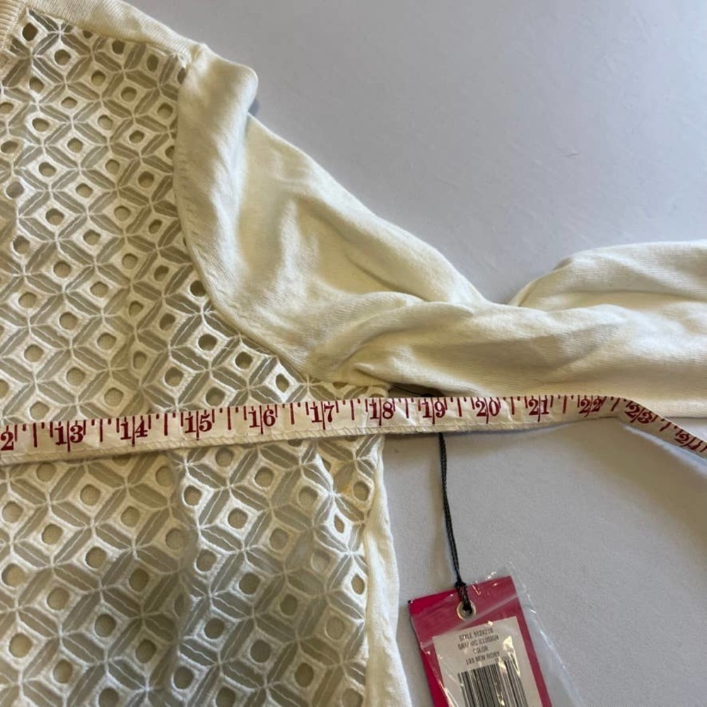 Vince Camuto new ivory graphic illusion sweater cardigan S - Picture 8 of 9